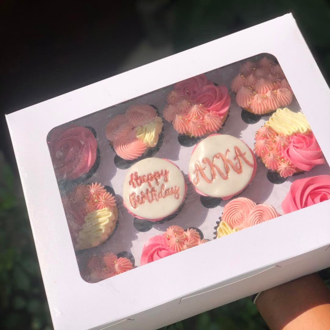 AROMA CAKES Signature Akka Birthday Rosette Cupcake Box